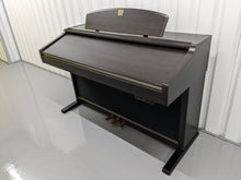 Load image into Gallery viewer, Yamaha Clavinova CVP-205 in rosewood with big speakers in base stock nr 23033

