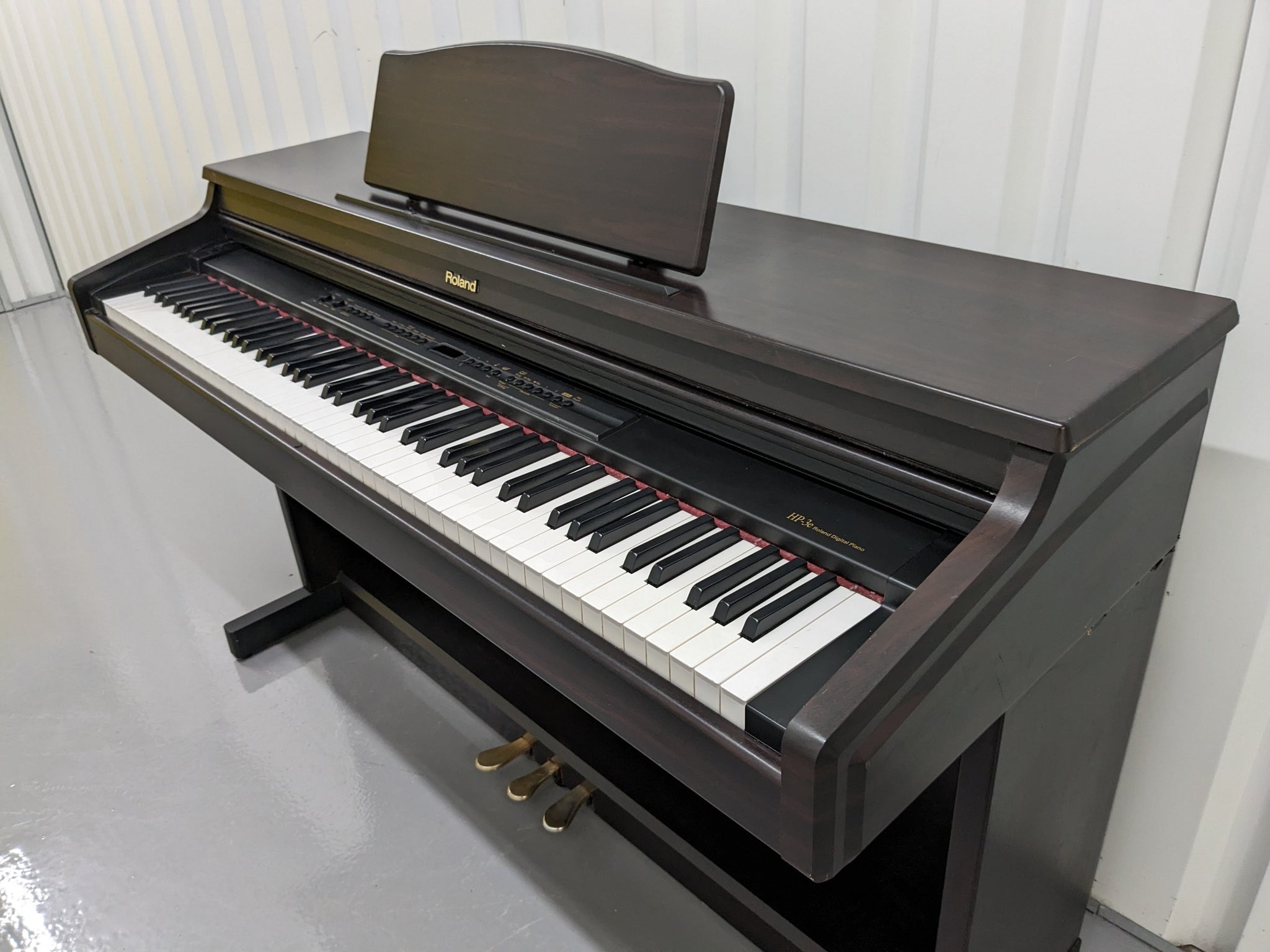 Roland HP-3E Digital Piano in dark rosewood Stock nr 23036