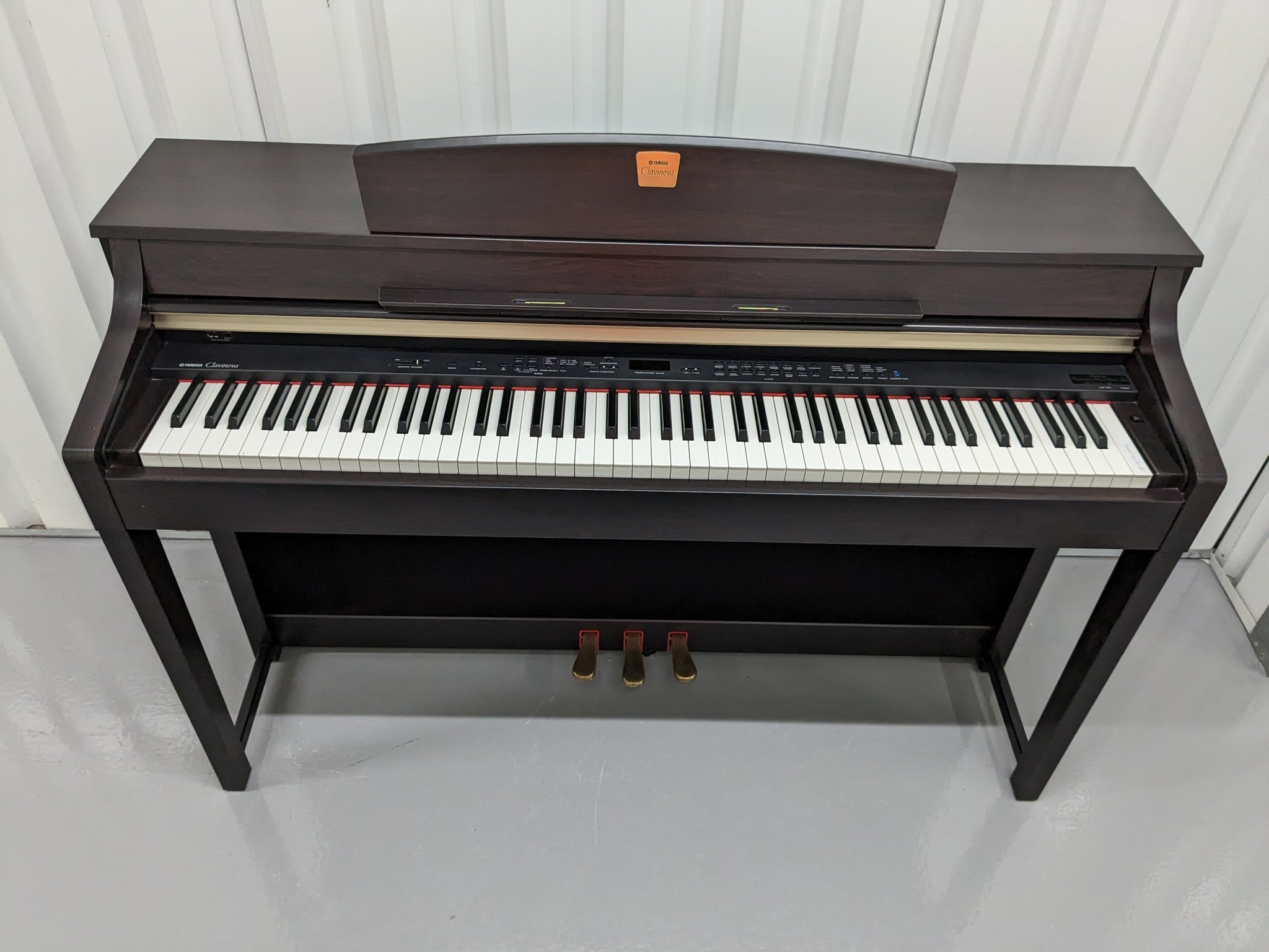 YAMAHA CLAVINOVA CLP-370 DIGITAL PIANO IN DARK ROSEWOOD stock nr 23044 –  Sulinda Music