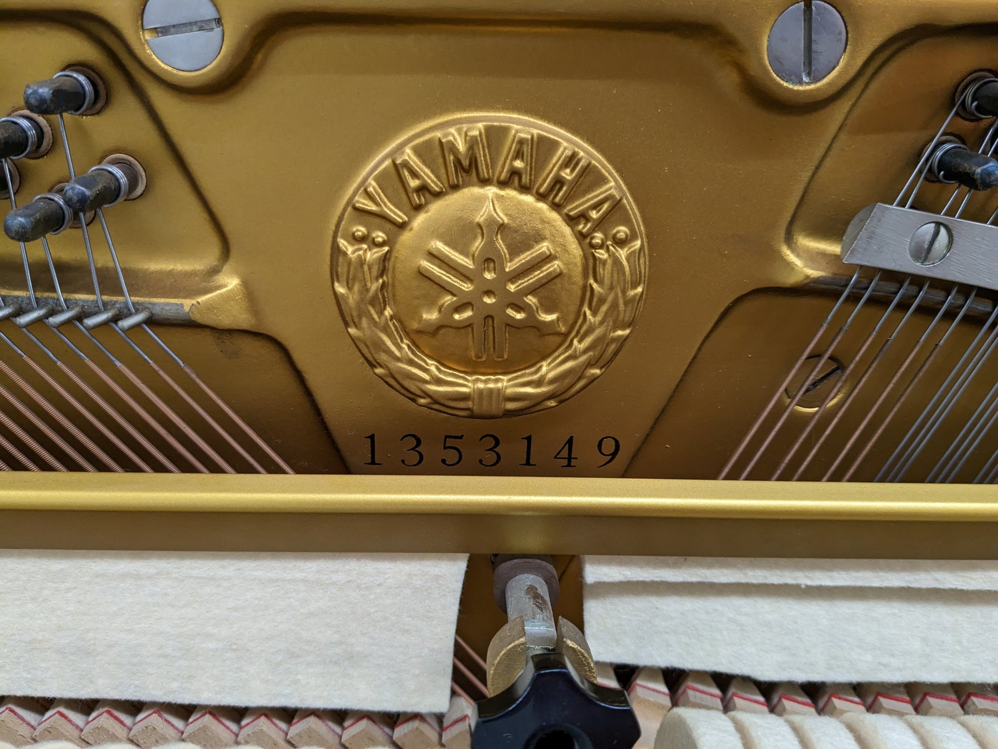 Yamaha M10 Upright Acoustic piano (1972) in satin rosewood stock