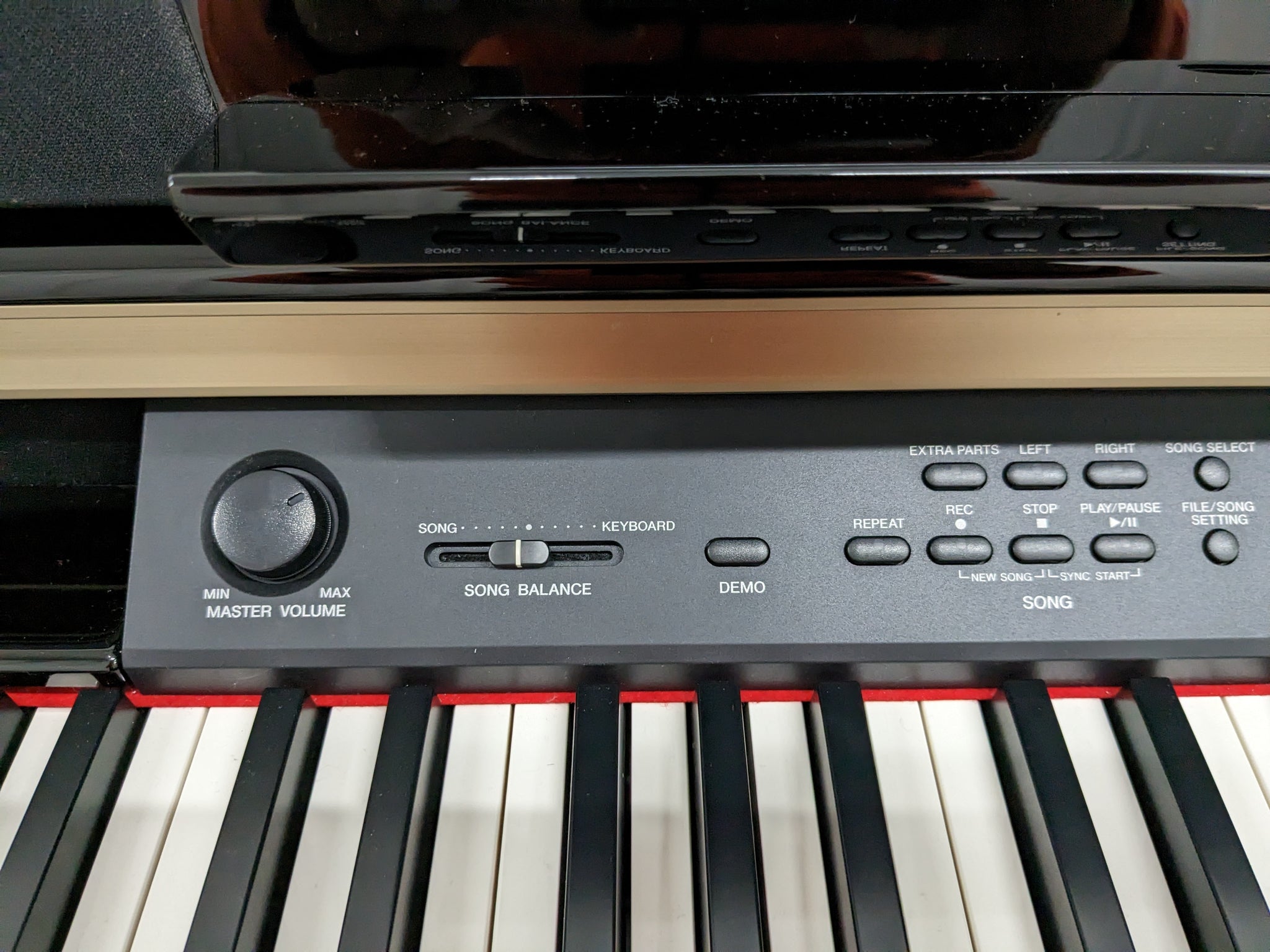 YAMAHA CLAVINOVA CLP-380PE DIGITAL PIANO + STOOL GLOSSY BLACK stock nr –  Sulinda Music