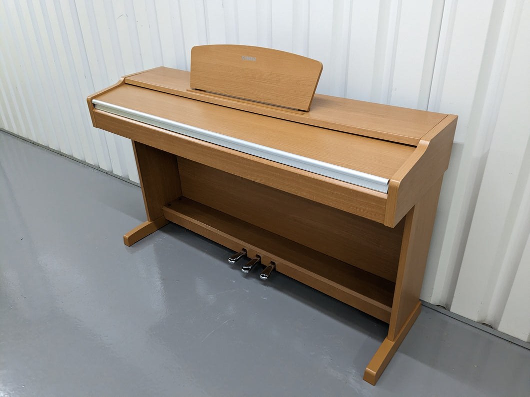 Yamaha Arius YDP-131 Digital Piano in cherry / light oak  finish stock nr 23041