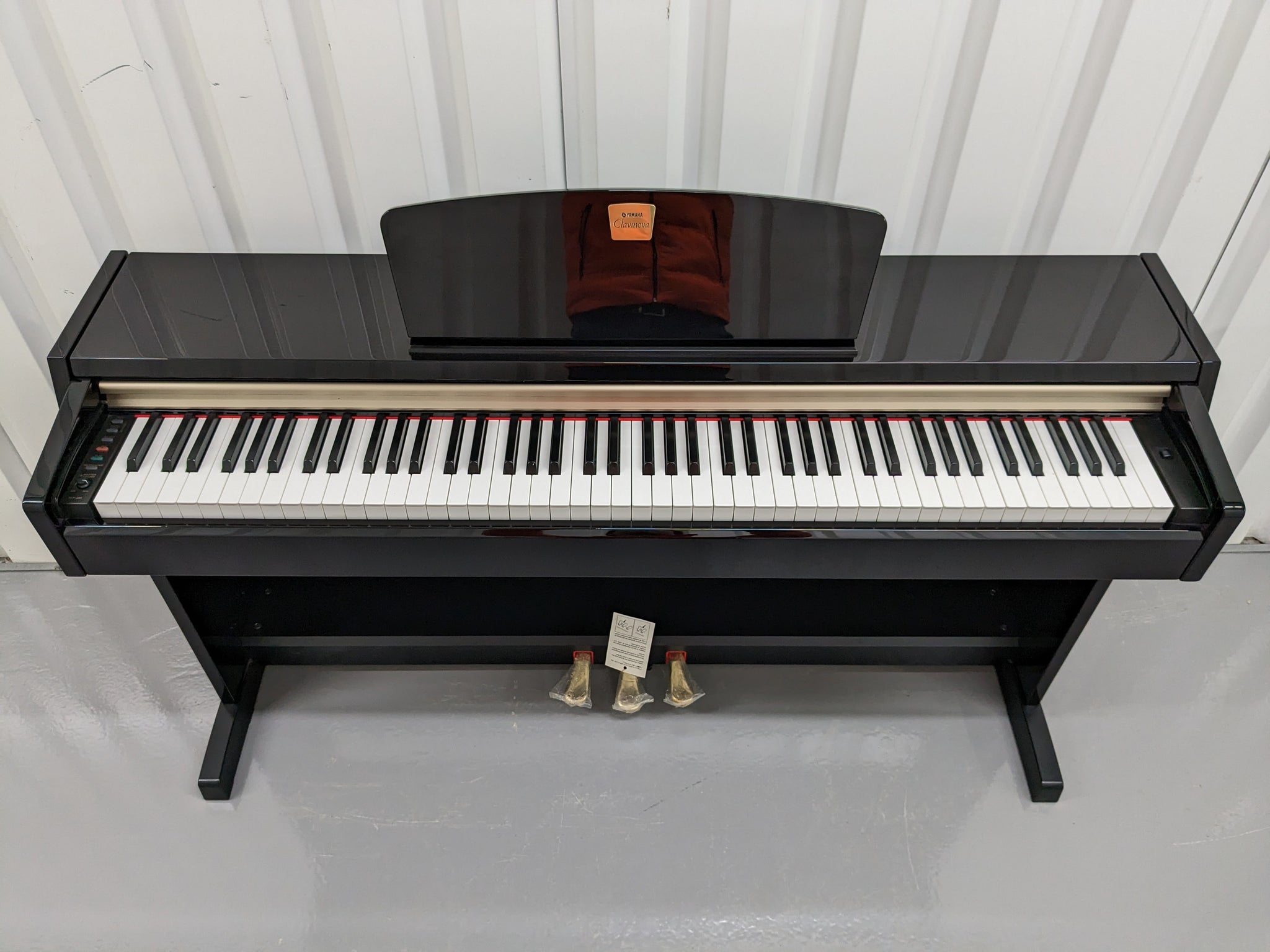 Yamaha Clavinova CLP-220PE Digital Piano and stool in glossy black sto –  Sulinda Music