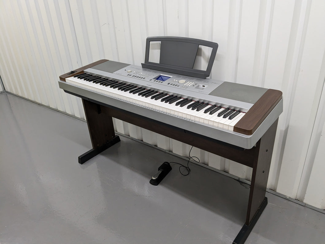 Yamaha DGX-640 88 Key Weighted Keys Portable Grand, stand + pedal stock # 22444