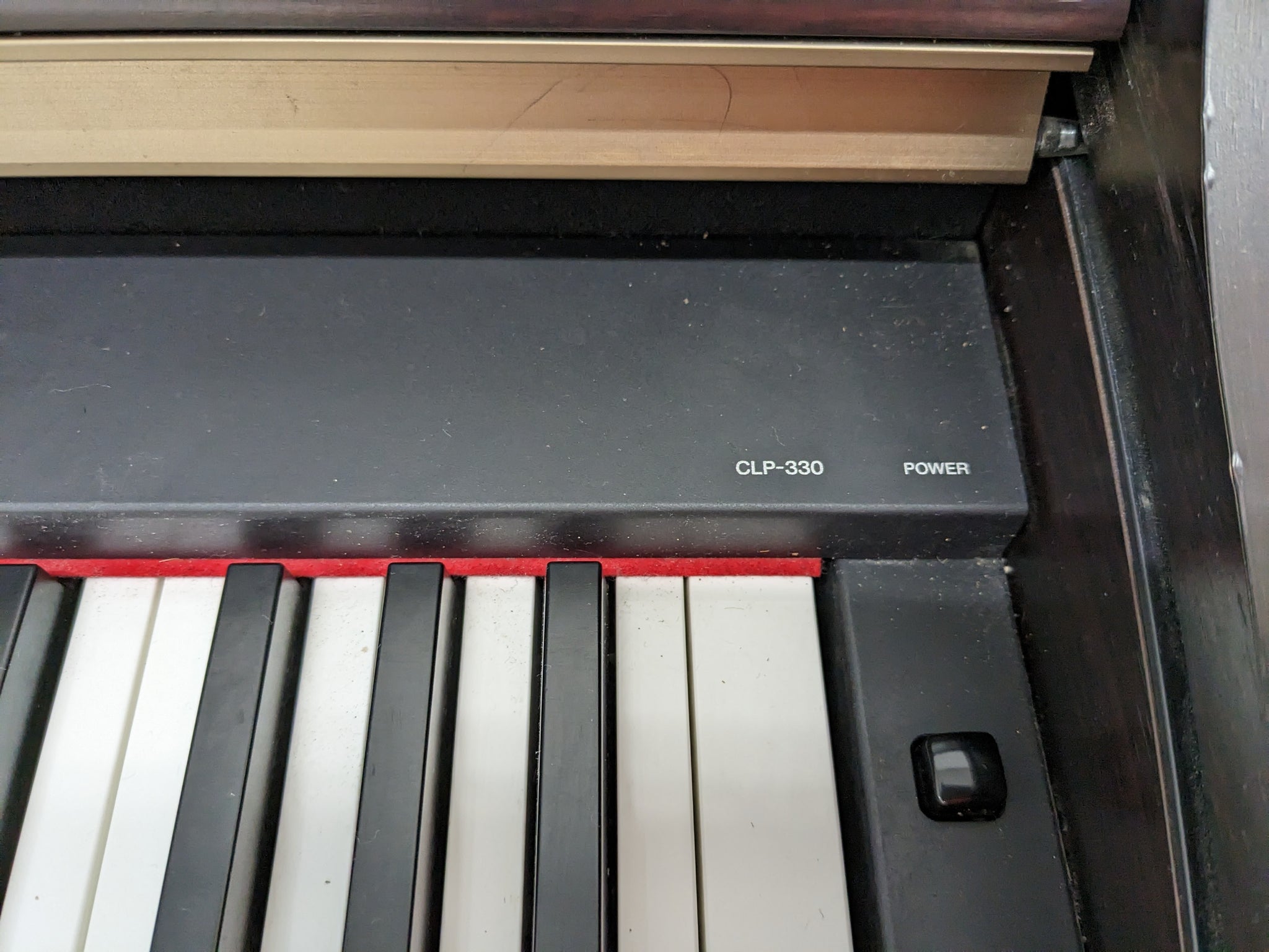 ヤマハ　クラビノーバCLP-330 Yamaha Clavinova CLP-330 Digital Piano in dark rosewood