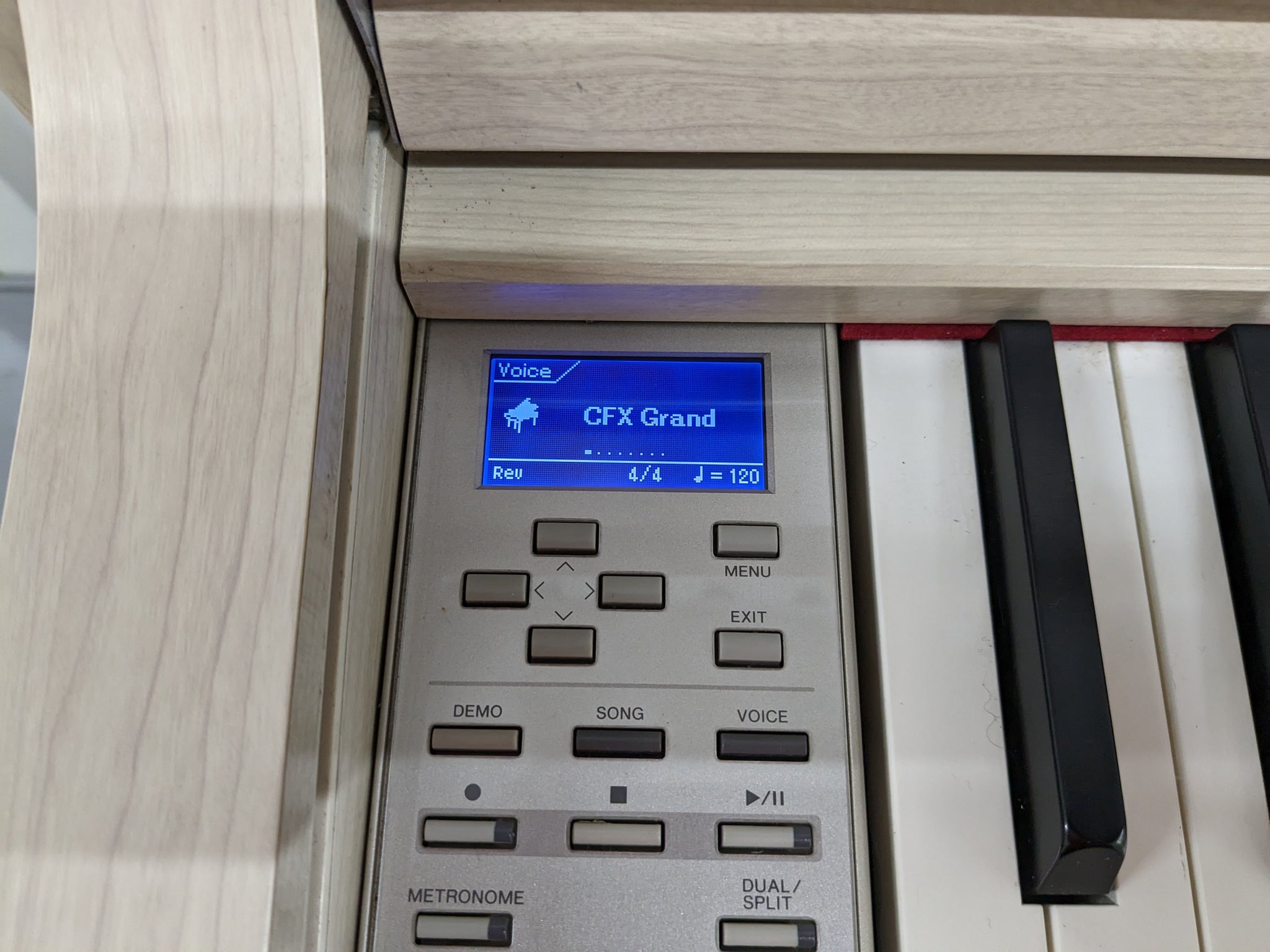 【Heket】YAMAHA Clavinova CLP-535WA Yamaha Clavinova CLP-535 in white ash with matching stool