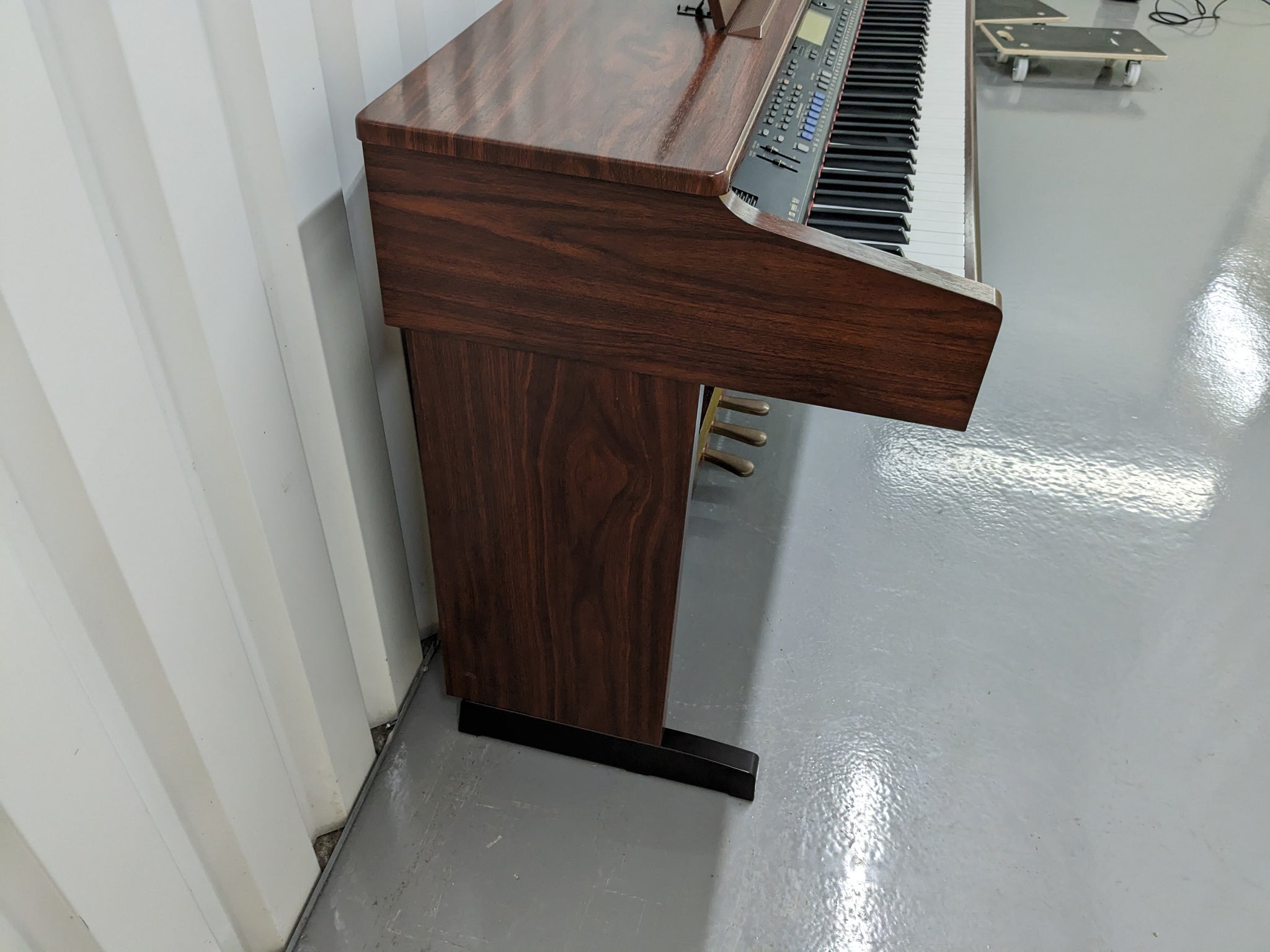 Yamaha Clavinova CVP-103 Digital Piano and stool in mahogany stock