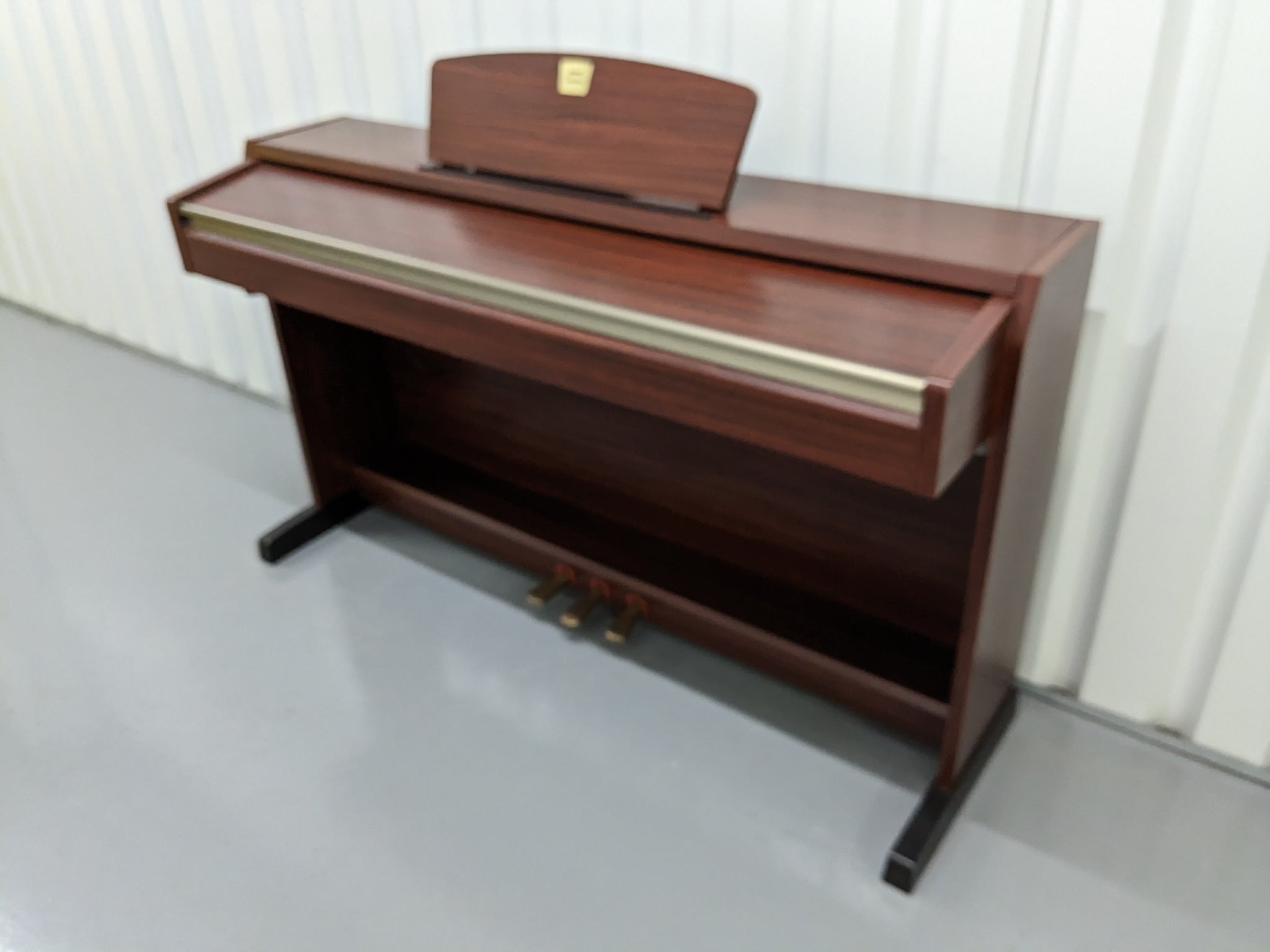 Yamaha Clavinova CLP-220 Digital Piano in mahogany finish, stock no 23 –  Sulinda Music