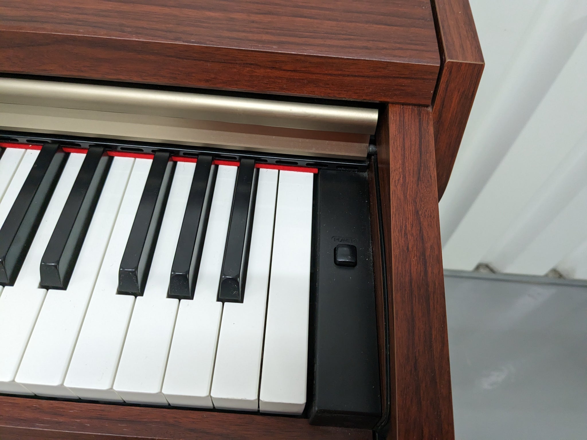 Yamaha Clavinova CLP-220 Digital Piano in mahogany finish