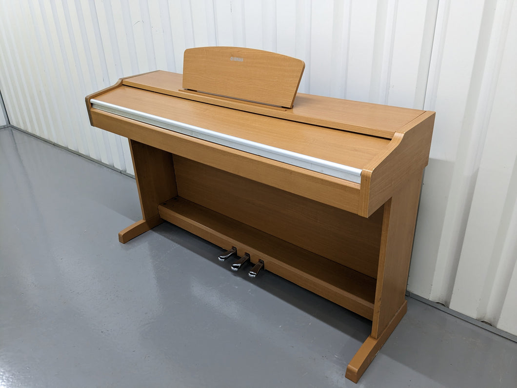 Yamaha Arius YDP-131 Digital Piano in cherry / light oak  finish stock nr 23096