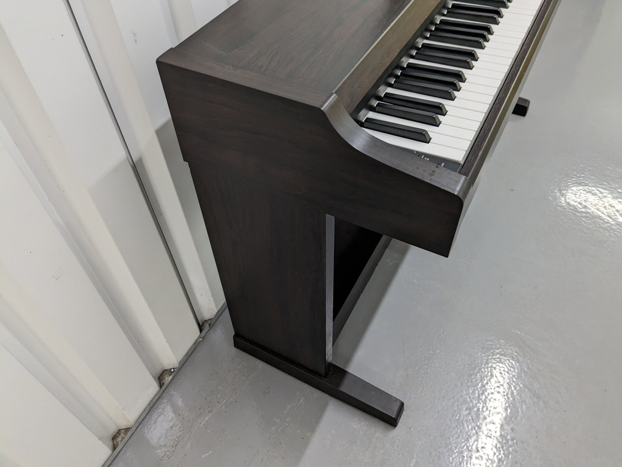 yamaha clavinova 2 pedals Yamaha Clavinova CLP-810s Digital Piano Full Size 88 keys 2 pedals sto – Sulinda Music