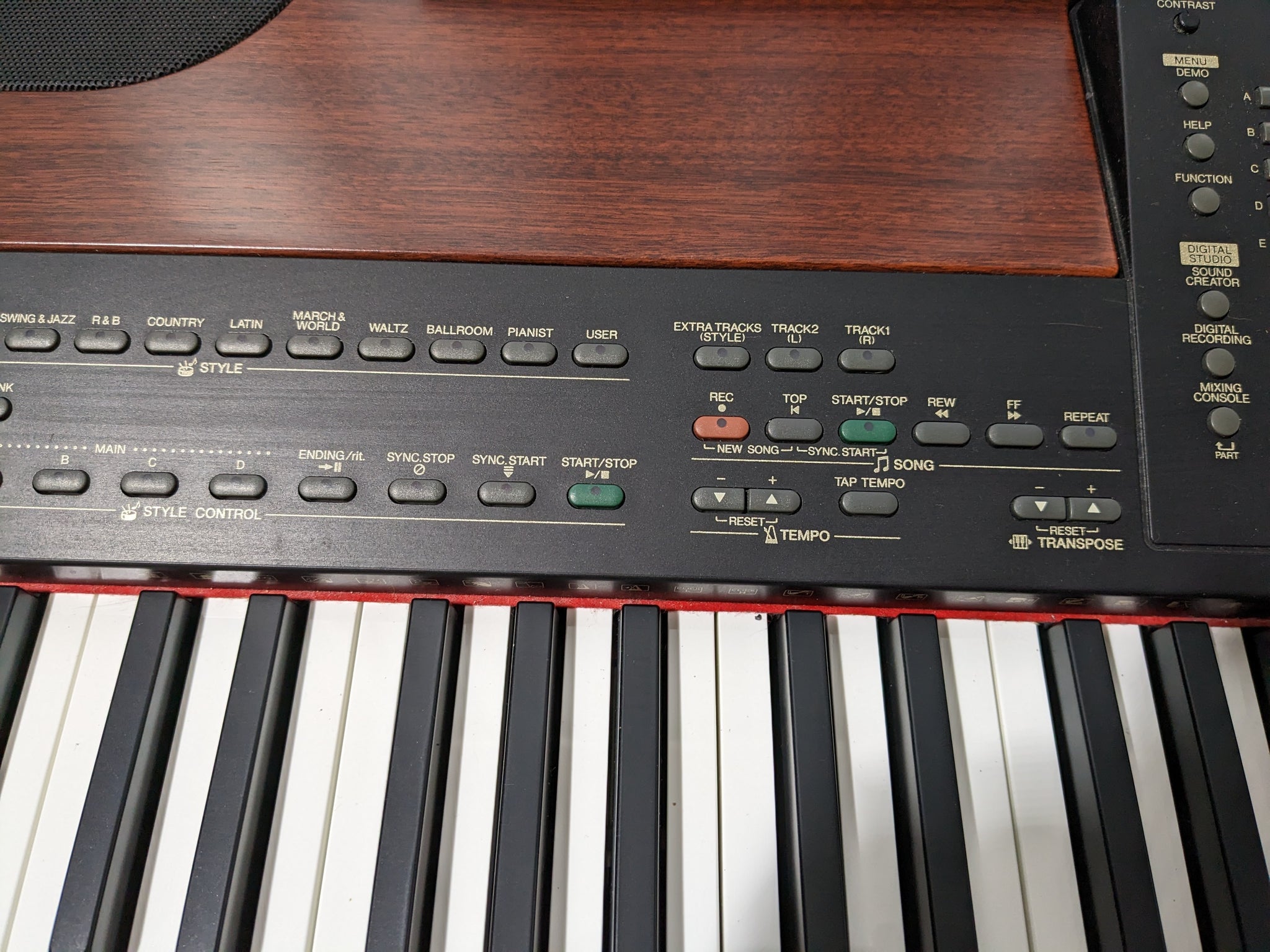 Yamaha PF1000 Electric Piano / Arranger with Auto Accompaniments
