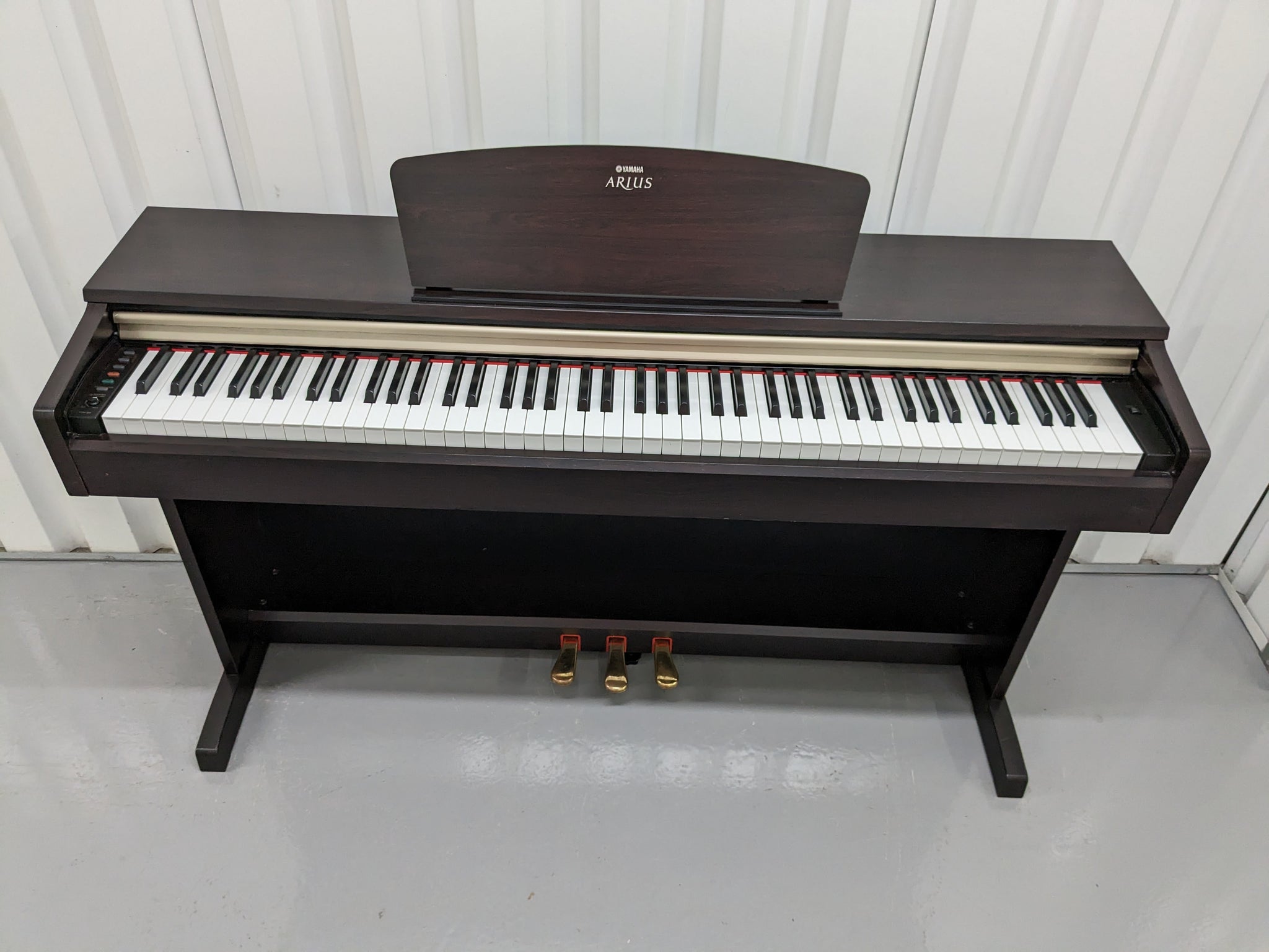 Yamaha Arius YDP-151 Digital Piano in dark rosewood with GH clavinova  keyboard stock # 23115