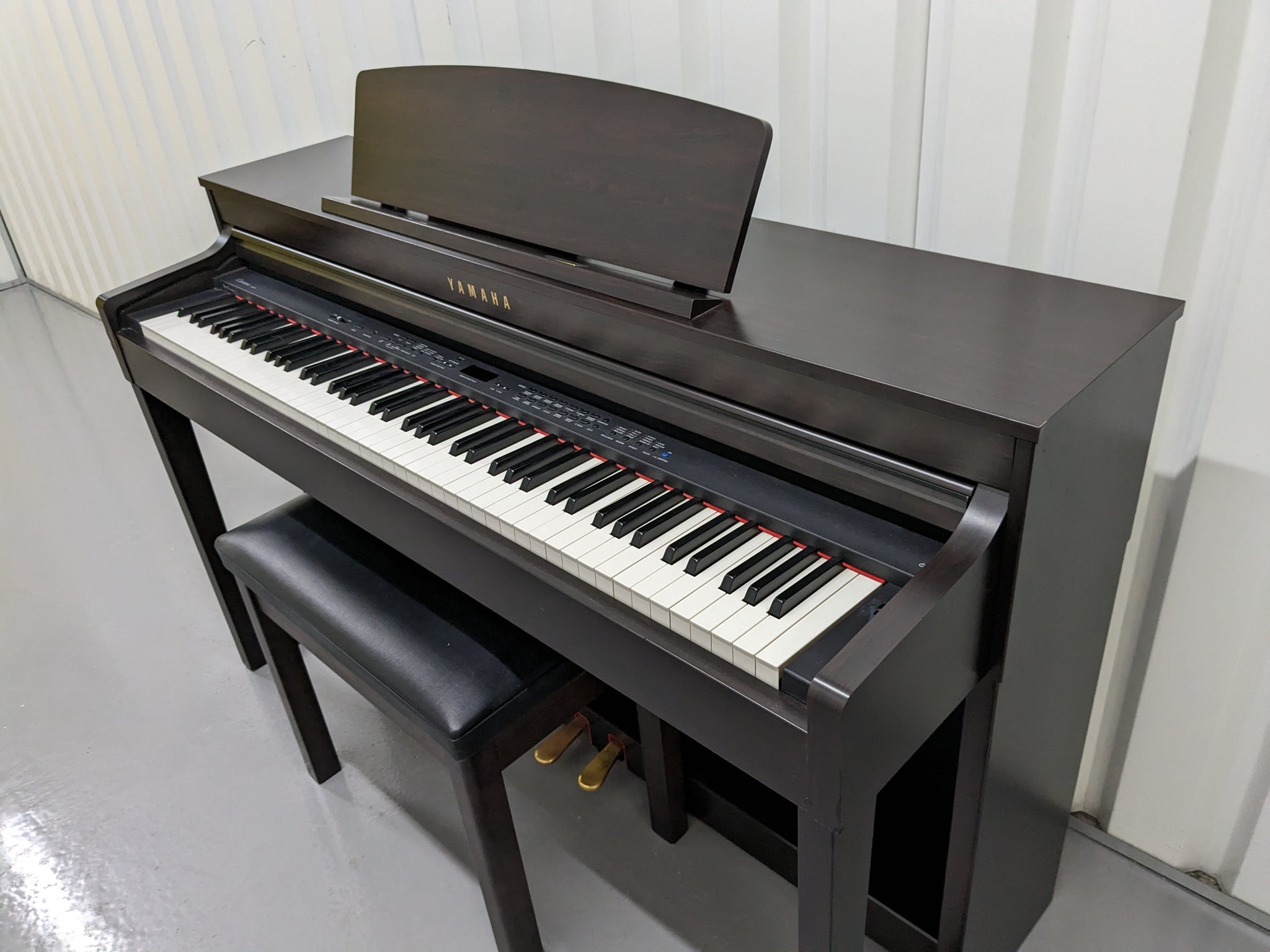 Yamaha Clavinova CLP-470 rosewood with wooden keys action + stool stoc –  Sulinda Music