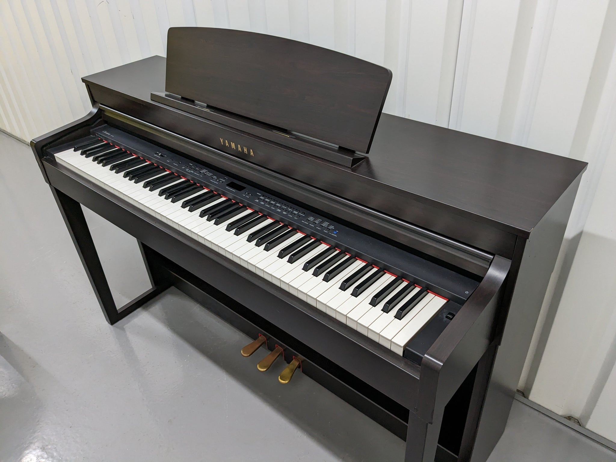 Yamaha Clavinova CLP-470 rosewood with wooden keys action + stool stoc –  Sulinda Music