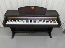 Load image into Gallery viewer, Yamaha Clavinova CLP-920 Digital Piano in rosewood, weighted keys stock nr 23142
